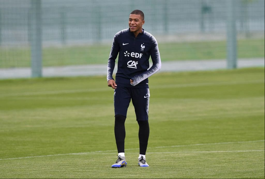 Medios españoles advirtieron que, si se va CR7 del Real Madrid, los hinchas tienen como su favorito para reemplazarlo al francés Kylian Mbappe, cuyo pase al PSG le costó 180 millones de euros.