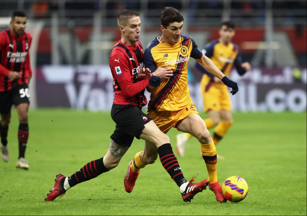 A pesar de las numerosas bajas, el Milan derrota 3-1 a Roma durante la J20 en la Serie A. Giroud, Messias y Leao le dan el triunfo a los 'rossoneros', mientras que Tammy Abraham anotó el único tanto para 'La Loba'.