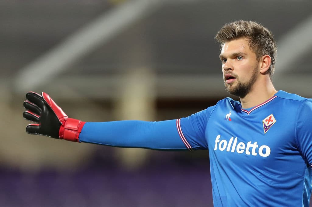 Tras la salida de Pau López, el Espanyol de Barcelona ya le echó el ojo al portero polaco de la Fiorentina, Bartlomiej Dragowski para la siguiente temporada.
