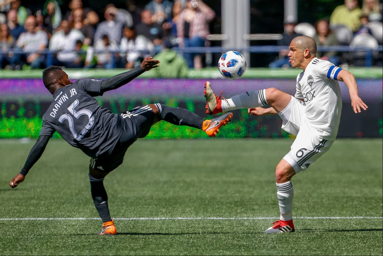 Volvió por sus fueros. 'Ozzie' Alonso regresó a su lugar en la cancha y colaboró para que Seattle Sounders obtuviera la primera victoria del año en la MLS. (USA Today Images)