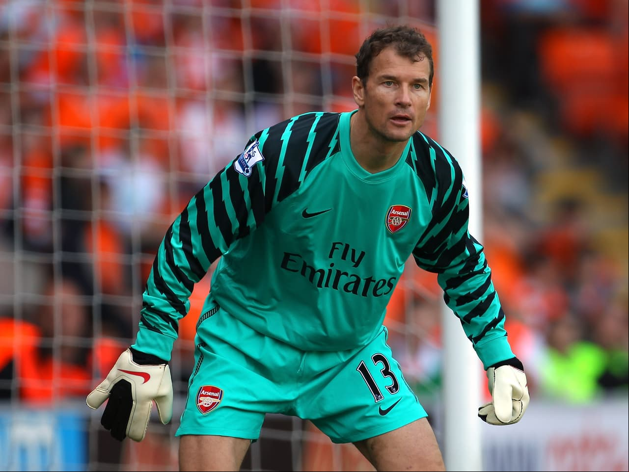 Sin embargo, un año después decidió volver a ponerse en forma para fichar por el Arsenal en una segunda etapa que solo duró una temporada.