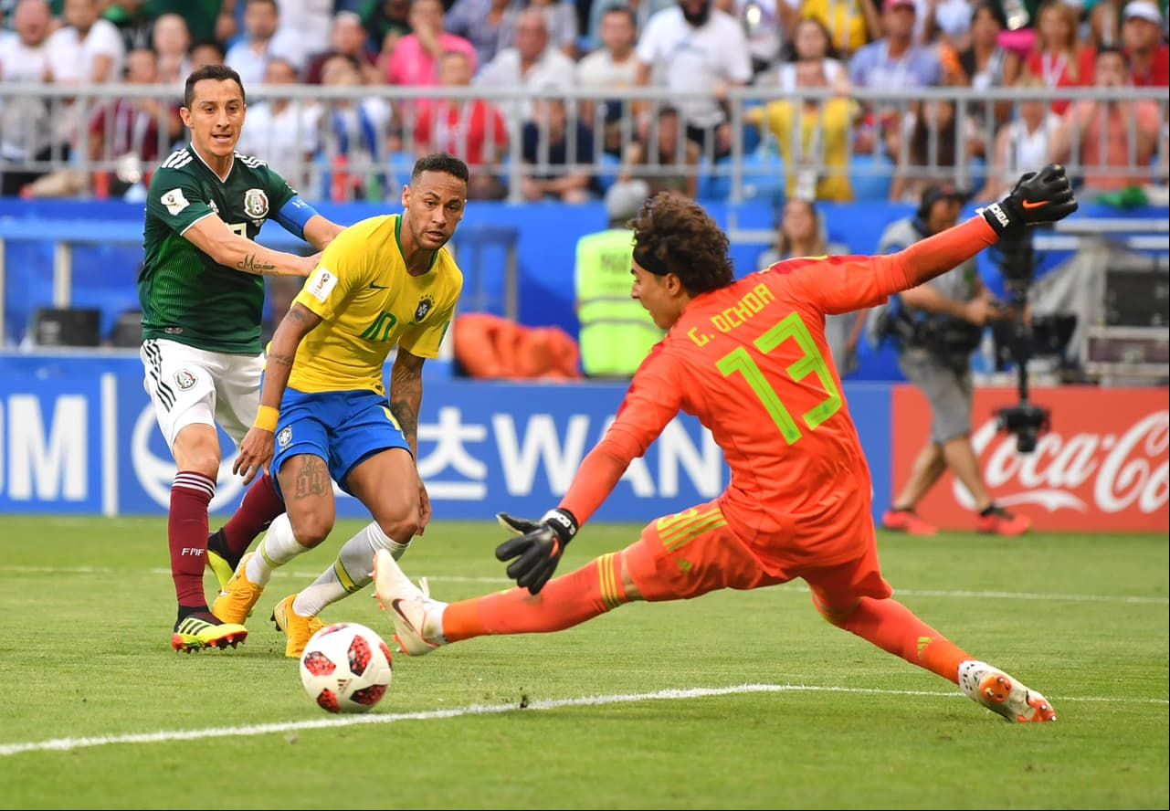 ¡Guante de oro! Memo Ochoa fue el único jugador con calificación destacada para México 