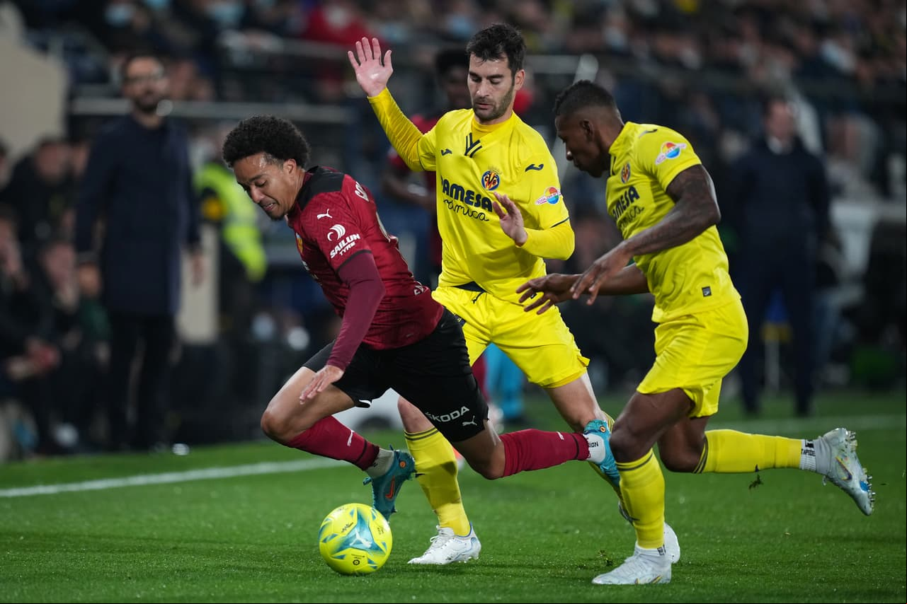 Betis perdió en casa contra Elche con Guardado en cancha y Lainez en tribuna; Mallorca de Javier Aguirre derrota al Alavés en duelo vital para no descender y Villarreal gana el derbi ante Valencia.