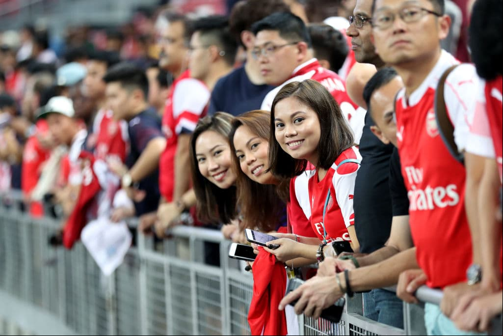 Los fanáticos en Singapur se vistieron de fiesta para este duelo del torneo amistoso de pretemporada.