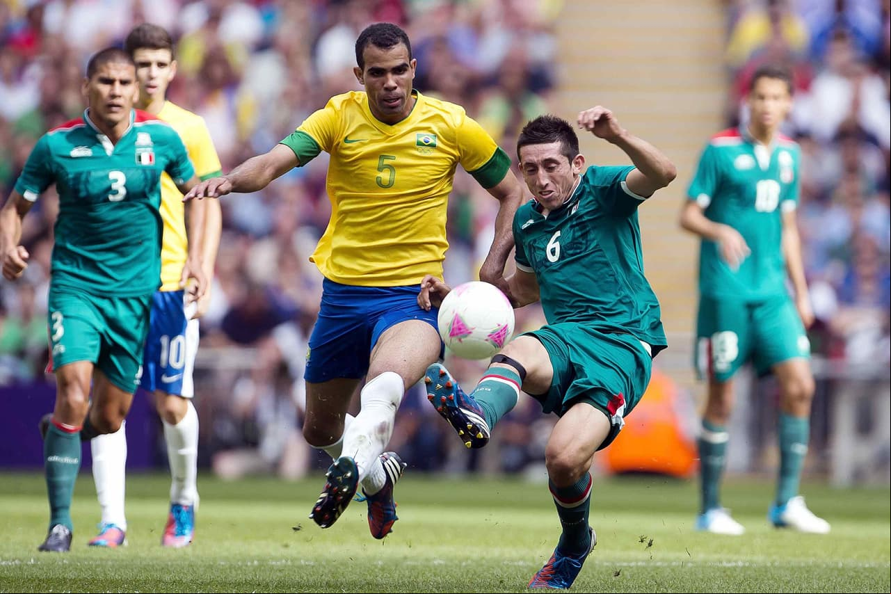Como en la actualidad, Héctor Herrera fue el eje en la zona de volantes, el hombre que junto a Jorge Enríquez impuso respeto ante Brasil.