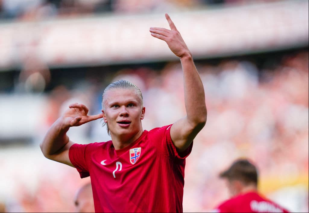 La presencia de Erling Haaland ha cambiado la cara de la selección de Noruega, disparada en la UEFA Nations League gracias a un nuevo triunfo logrado en Oslo ante Suecia por 3-2, con dos goles y una asistencia del flamante refuerzo del Manchester City.
