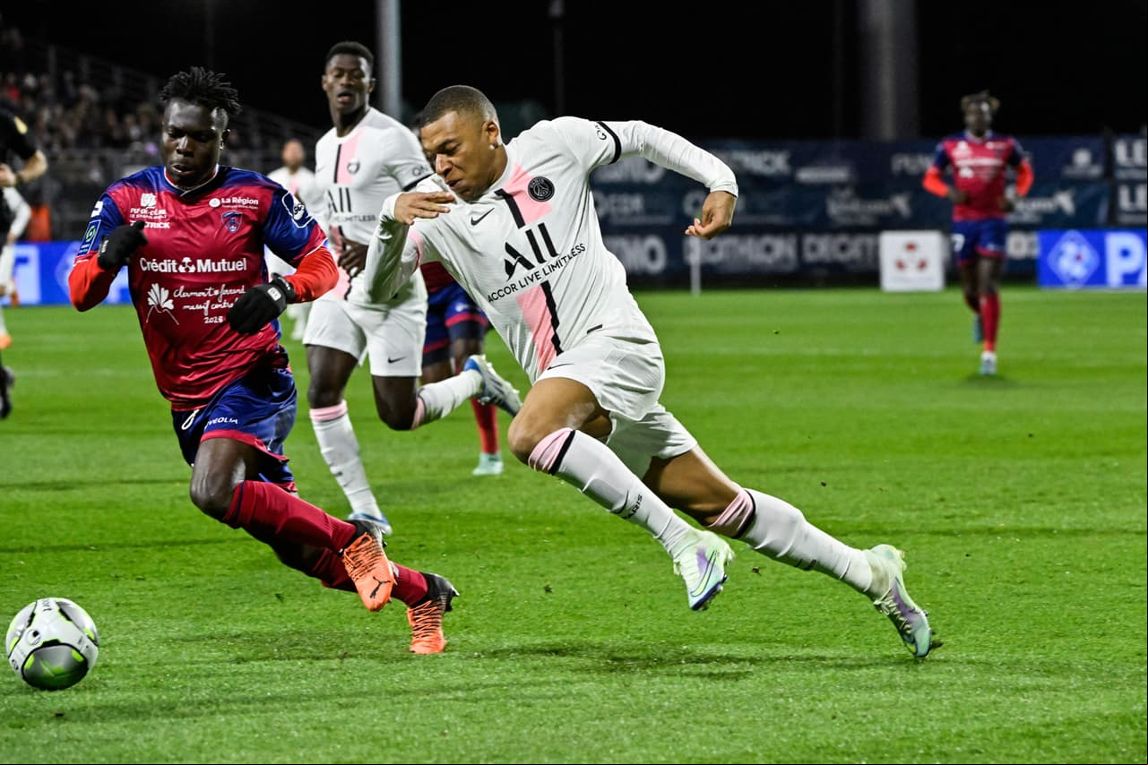 La potencia de Mbappé es sorprendente y se ve muy difícil que puedan detener su partida del PSG, todo apunta a que el Madrid le espera.