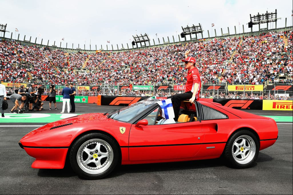 A bordo de un Ferrari, Kimi Raikkonen ganador del Gran Premio de Estados Unidos la semana anterior.