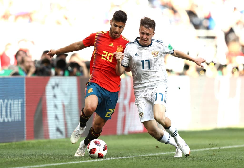 España tuvo la iniciativa ante una Rusia que presentó un equipo defensivo, listo para buscar cualquier oportunidad en contragolpe.