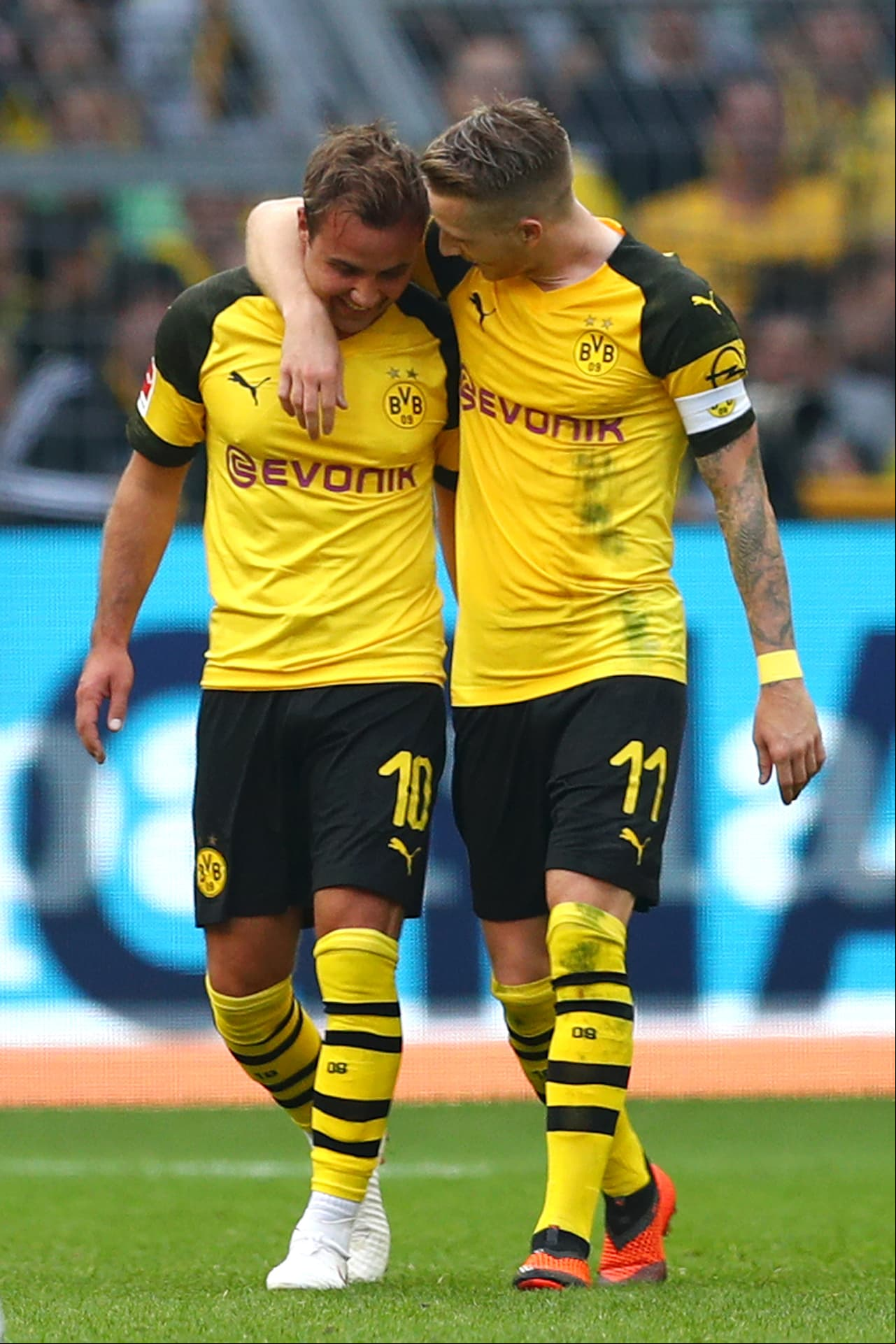 Tan solo cuatro minutos después, el recién ingresado Gotze se reportó con el 3-2 para los locales que prendía la fiesta.