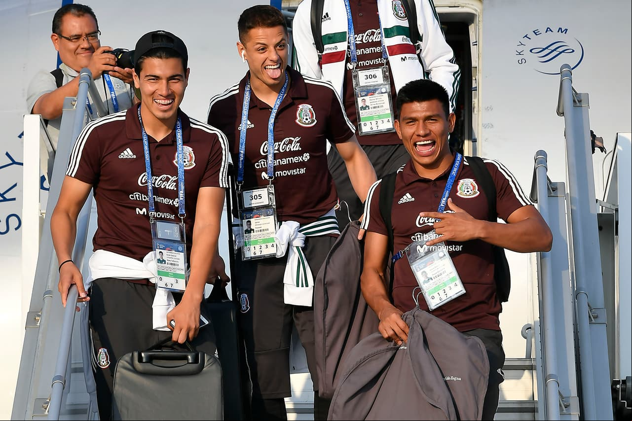 Con esa cara llegaron los seleccionados de México a la ciudad de Ekaterimburgo, la sede más alejada de la capital de Rusia, Moscú, y prácticamente en territorio asiático. Se veían contentos.