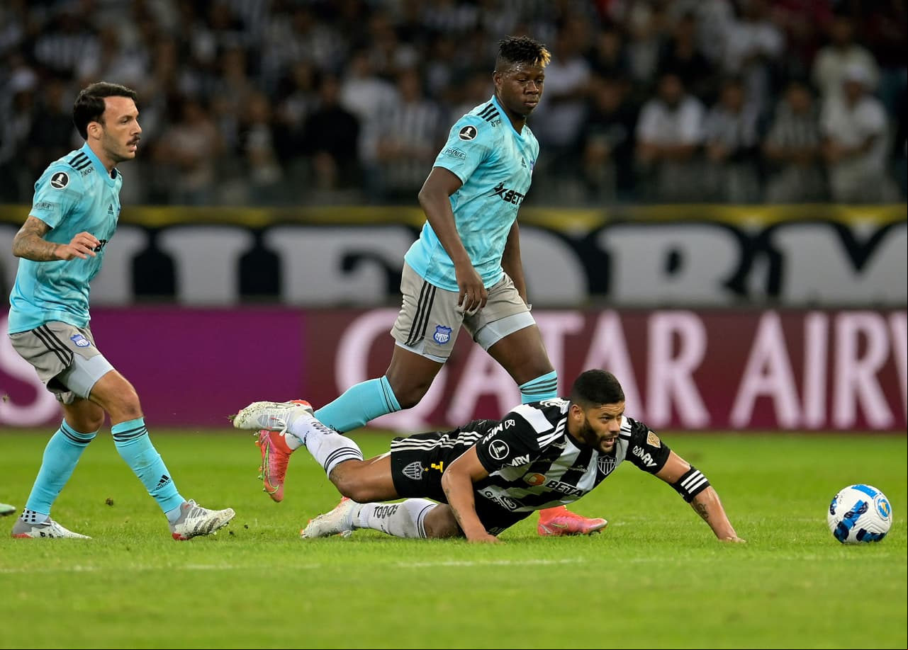 Atlético Mineiro derrotó 1-0 a Emelec en la vuelta de los Octavos de Final y avanzó a la siguiente ronda tras empatar 1-1 en la ida.