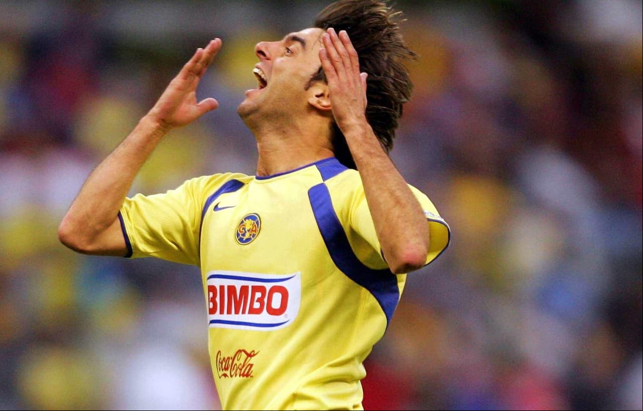 Con el América, el argentino anotó 28 goles en 100 partidos disputados en dos años y medio, en los que fue campeón de Liga MX en 2005.