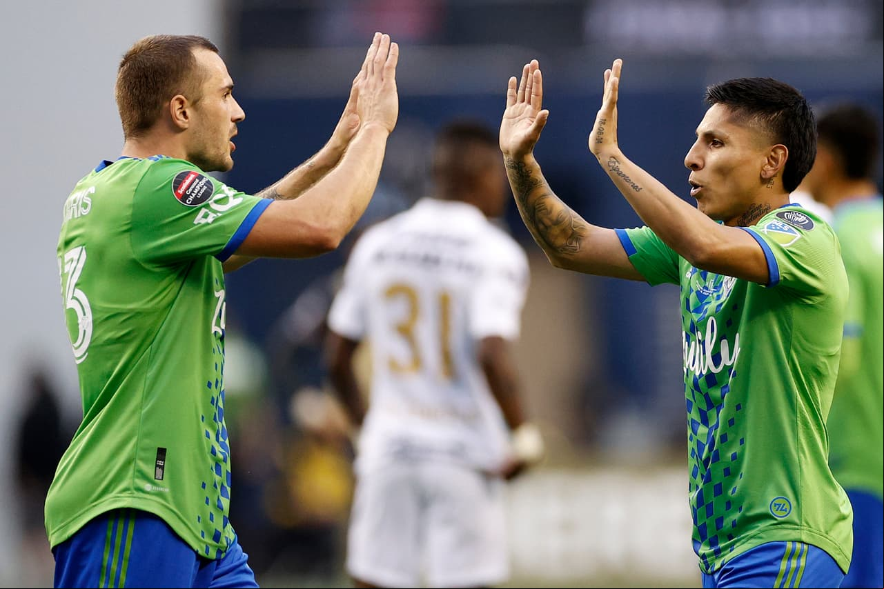 Seattle Sounders fue ampliamente superior a Pumas y se impuso con un doblete de Raúl Ruidíaz y otro tanto de Nicolás Lodeiro.