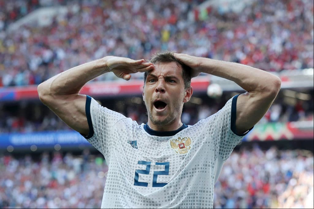 Ese tanto fue el tercero del delantero ruso, cuya anotación devolvió a la vida a Rusia y que así se fue al descanso.