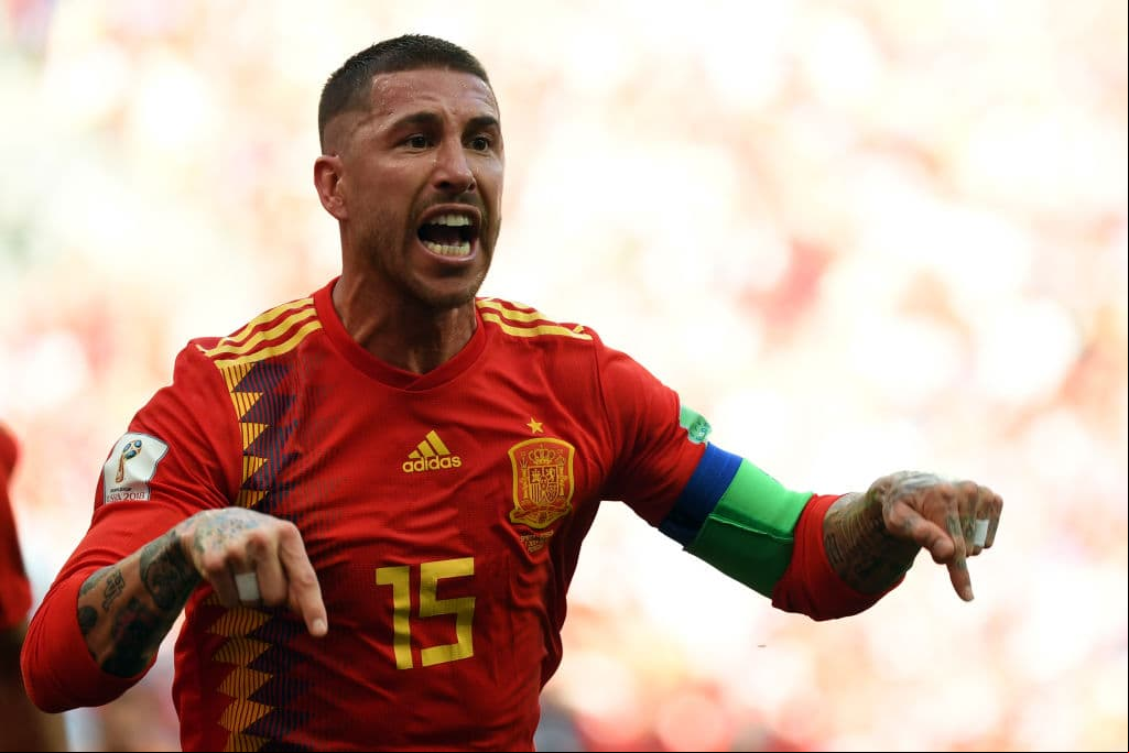 Sergio Ramos, que produjo el error del defensa central ruso, celebró como propia la anotación.