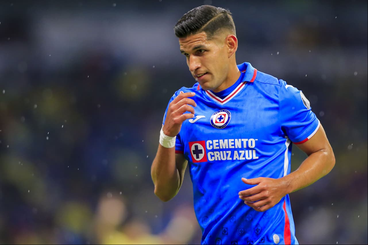 Cruz Azul anuncia la salida del defensor peruano Luis Abram