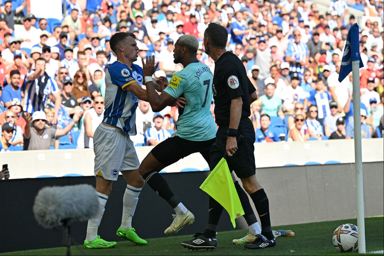 El futbol británico no se distingue precisamente por ser el más calmado.
<br>