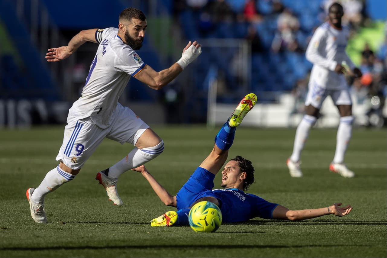 Real Madrid sufre descalabro durante su visita al Getafe con marcador de 1-0. Enes Ünal abrió temprano el marcador y el equipo de Ancelotti no pudo si quiera encontrar el gol del empate durante la fecha 19 en La Liga; J. J. Macías no fue convocado por posible COVID-19.