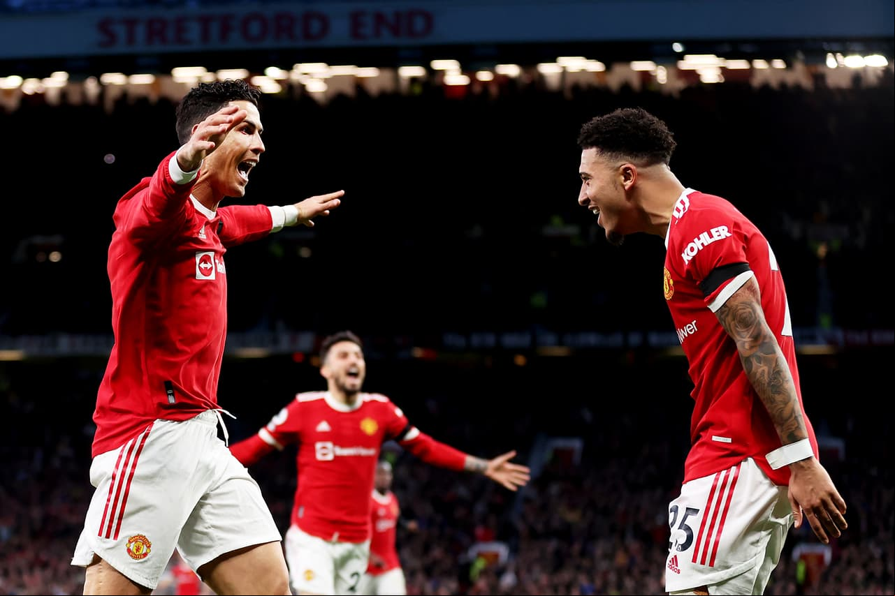 Cristiano Ronaldo anotó hat-trick para que el Manchester United venciera 3-2 al Tottenham.