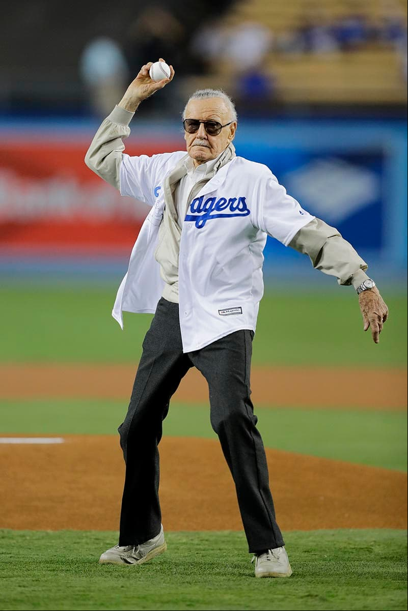 El 22 de septiembre de 2016, Stan Lee hizo el lanzamiento de honor en el juego entre Los Angeles Dodgers y Colorado Rockies.