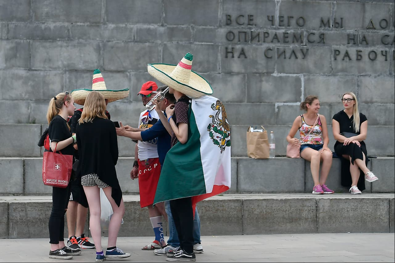 Los que ya estaban listos también, para no variar, eran los aficionados mexicanos, quienes amenazan con volver a tener las tribunas repletas de los colores nacionales para brindar el apoyo.