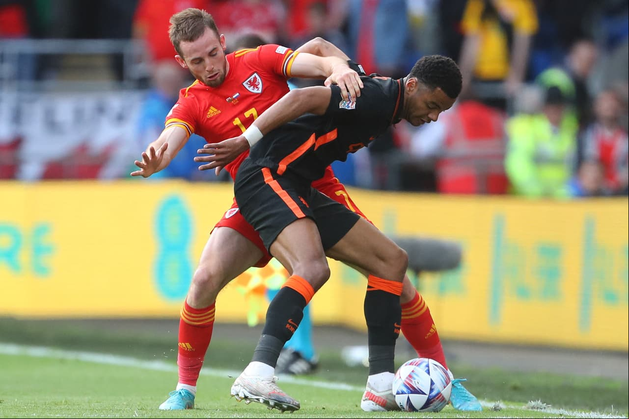Con gol de Wout Weghorst, Países Bajos derrotó a Gales en la UEFA Nations League en el último minuto como visitante por 1-2; Koopmeiners hizo el 0-1 y Rhys Norrington el 1-1.
