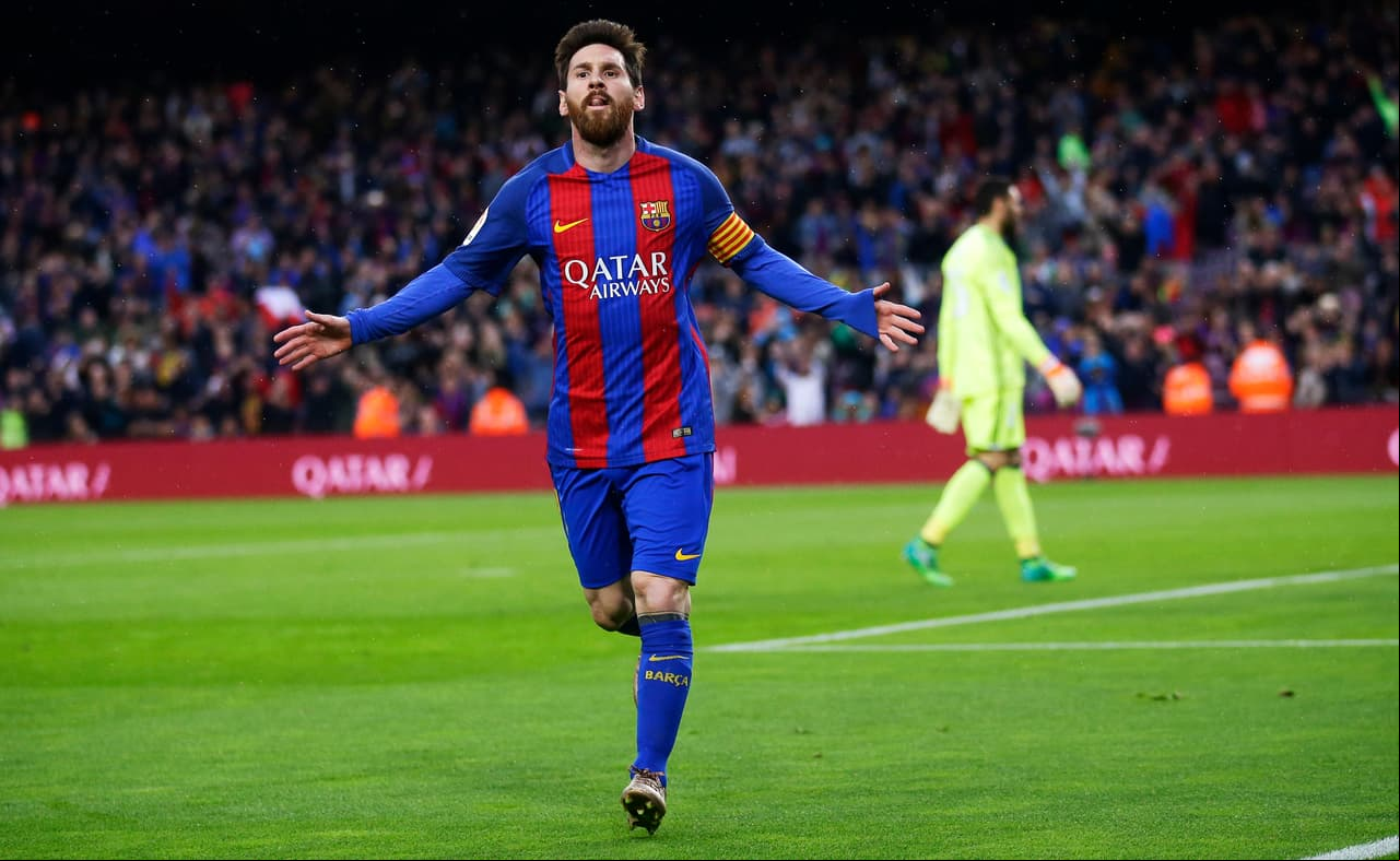 El caso de Lionel Messi, uno de los más sonados, se dio entre el 2006 y 2009. El jugador y su padre defraudaron a la Hacienda Pública de España en 4,1 millones de euros por intermedio de un entramado societario. Recientemente fue condenado a 21 meses de cárcel, pero por ser una pena menor a 2 años es excarcelable, así que no pisará una celda.