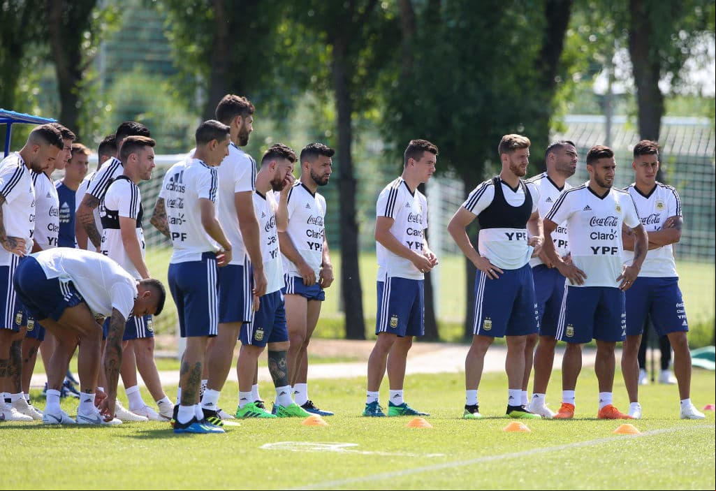 El grupo completo aún espera cómo será la mejor forma de enfrentarse a una Francia que llega confiada luego de clasificar invicta y con apenas un gol en contra.