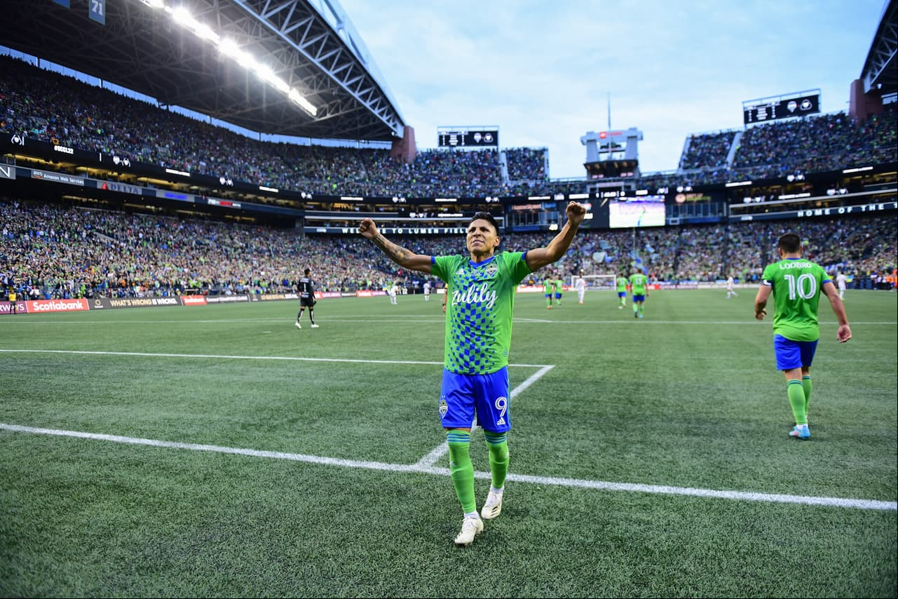 Seattle Sounders fue ampliamente superior a Pumas y se impuso con un doblete de Raúl Ruidíaz y otro tanto de Nicolás Lodeiro.