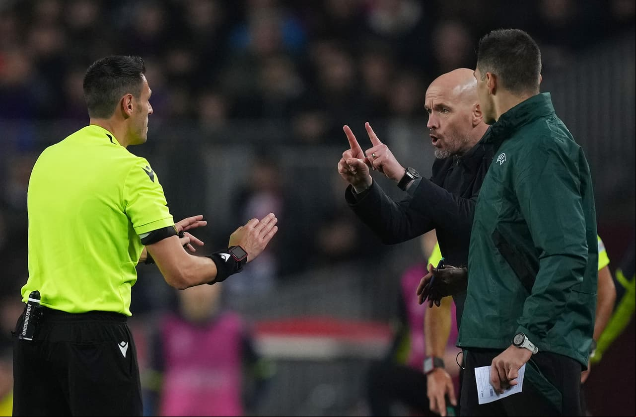 El Barcelona y el Manchester United empataron en la ida de los dieciseisavos de final de la Europa League; los goles culés fueron de Marcos Alonso y Rapinha y por los Devils marcaron Marcus Rashford y un autogol de Jules Koundé.